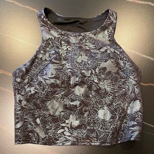 lululemon Invigorate Training Top Logo Flourish Black Iridescent Foil Size 6 EUC